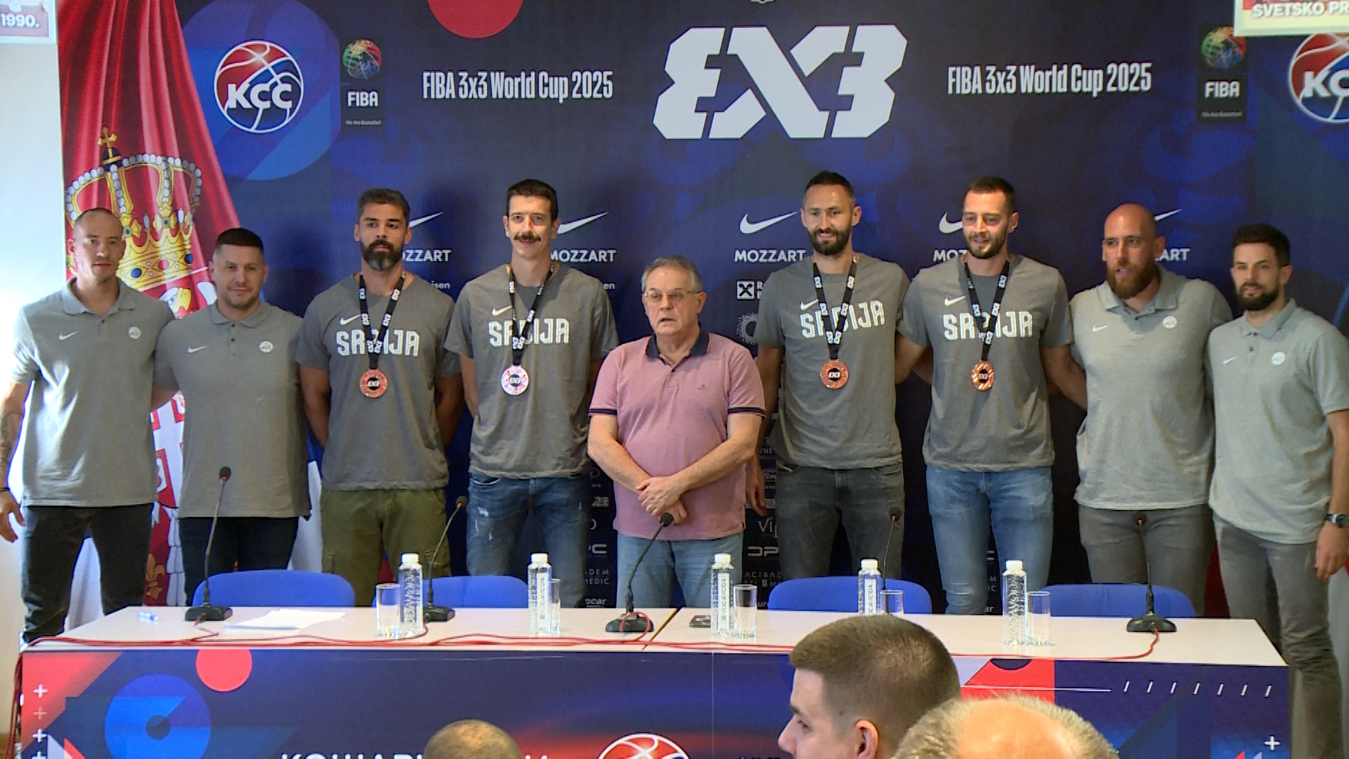 Beograd, konferencija za medije povodom osvajanja bronzane medalje nase 3x3 kosarkaske reprezentacije na FIBA Svetskom prvenstvu u Mongoliji, pokrivanje